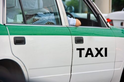 タクシー運転手　服装